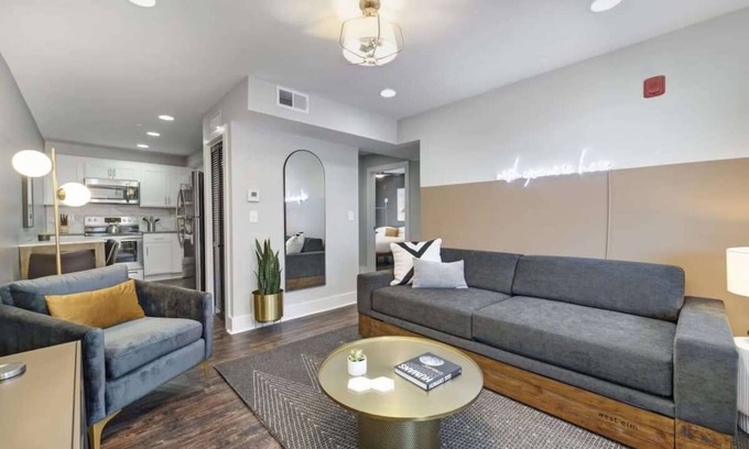 Salemtown Apartamento | Abode | Germantown | ADA 2BR, Gated, Free Parking!