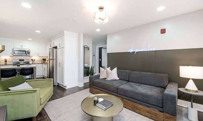 Salemtown Apartamento | Abode | Germantown | Walkable + Outdoor Terrace