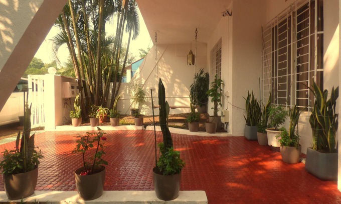 Lonavala Villa | Abode Pool, Golf & Fun Villa 2BHK Close to main market. Suitable for 8 Guests