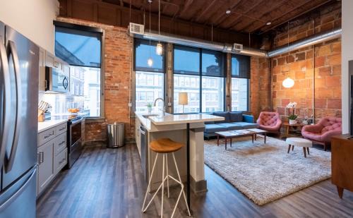 Downtown Rochester Apartamento | ABODES ApartHotel