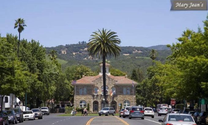 Sonoma Apartamento | Arriba y en Broadway, el lugar de MaryJean