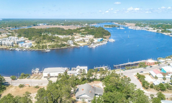 Carrabelle Casa | Above & Beyond- 2BR/2BA historic home in downtown Carrabelle