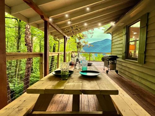 Franklin Casa | Above the Clouds Cabin