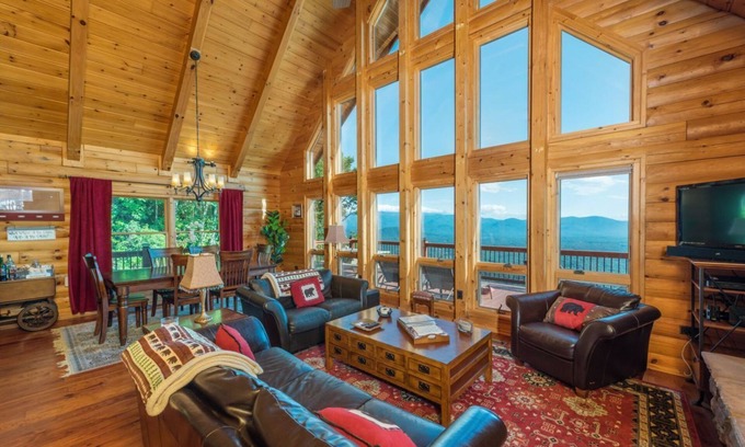 Old Fort Cabina | Sobre las nubes: 3 dormitorios, 2. 5 BA Cabaña / Bungalow en Old Fort, capacidad para 6