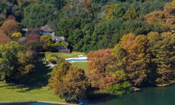Lakeshore Addition Casa | Above Timeless I Waterfront I Lake Austin I Events I Pool&Spa I Services