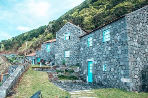 Calheta Casa | Abrigo da Cascata - Casas de Campo - São Jorge