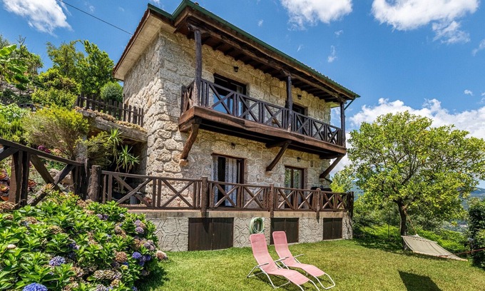 Rio Caldo Cabaña | Abrigo do Gerês - Cozy Mountain House with Breathtaking Views