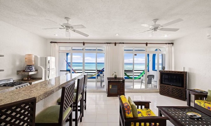 Akumal Condominio | Absoluta frente a la playa - Piso 3 dormitorios en Del Sol