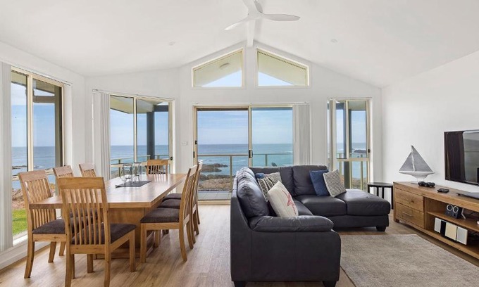 Anna Bay Casa | Absolute Waterfront Anna Bay