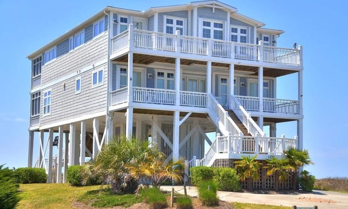 Oak Island Casa | Absolutamente hermoso, frente al mar 6 hab / 5. 5 baños en casa en West End-Sleeps17
