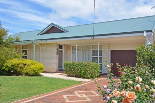Emu Point Casa | Acacia Grove by the BnB Collection