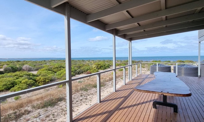 Warrenben Casa | UNA INCREÍBLE CASA DE VACACIONES CON VISTAS AL MAR Y AL LAGO