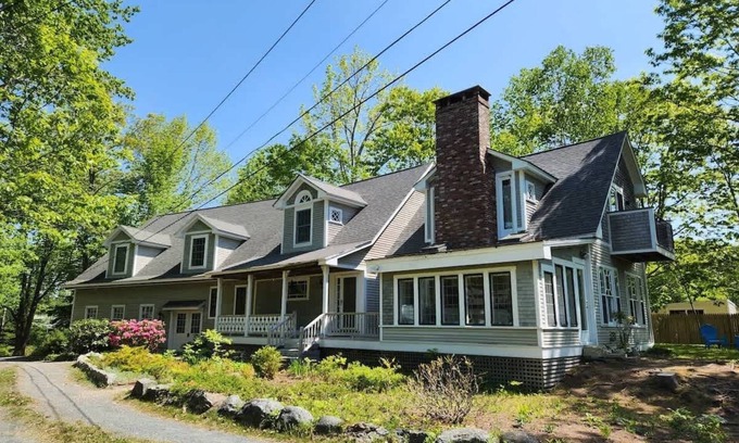 Lamoine Beach Casa | Acadia Lobsterman's Coastal Farmhouse
