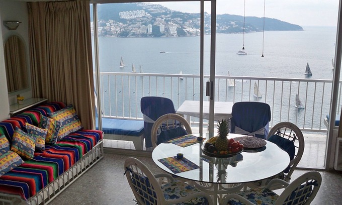 Costera Acapulco Apartamento | Acapulco Beachfront Condo Fabulous View! Asequible también!