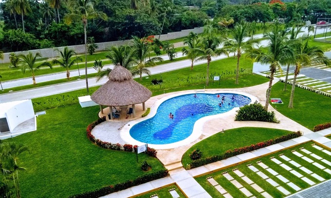 La Poza Apartamento | Acapulco Diamond Zone Residential With Jacuzzi in Private Roof Garden