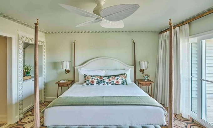 Duck Apartamento | Accessible King | Sunsets, Private Beach + Spa