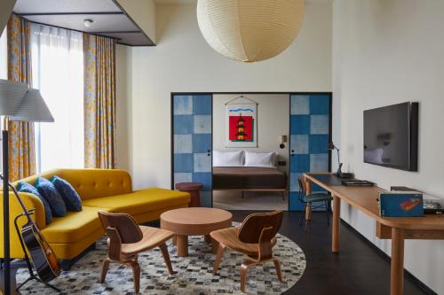 Karasumaoike Hotel | Ace Hotel Kyoto
