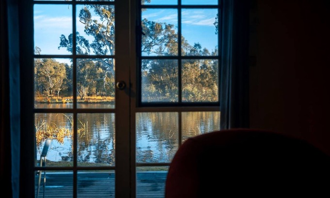 Acheron Cabina | Acheron Valley Country Retreat Lakefront Rooms (LR)