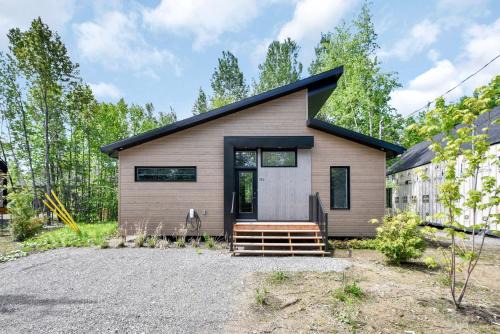 Pont-Rouge Chalet De Esquí | Achille - Boisé avec spa et sauna