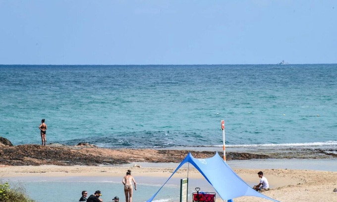 Nahariya Apartamento | Achziv Beach Getaway with Balcony by Sea N' Rent