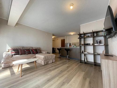 Tejada Alta Casa | Acogedora habitación privada frente al metro y cerca a la playa