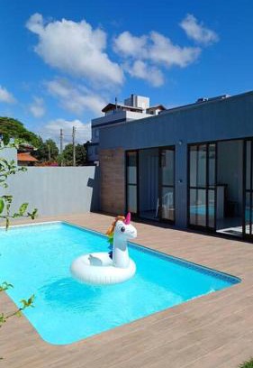 Campo d'Aviacao Casa | Aconchegante casa de Madeira com linda área lazer!