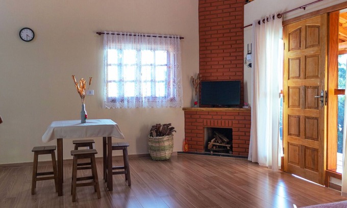 Sapucai-Mirim Apartamento | Aconchegante chalé com Wi-Fi em Sapucaí Mirim/MG