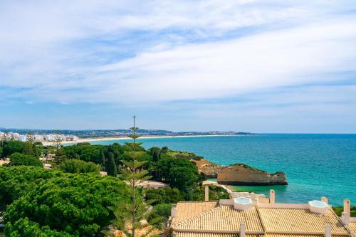 Alporchinhos Apartamento | Acqua Vista - Family & Pool & 300M from BEACH