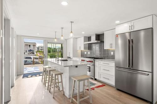 Newbury Casa | Across From Beach High-End Home The Nest