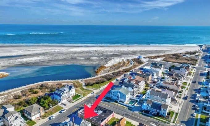 North Wildwood Casa | Across Street BEACH HOUSE