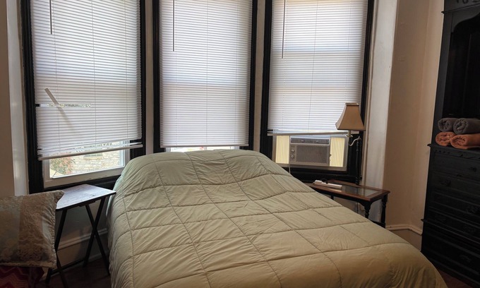 Glenwood Apartamento | Across Temple Hosp 1 bedroom