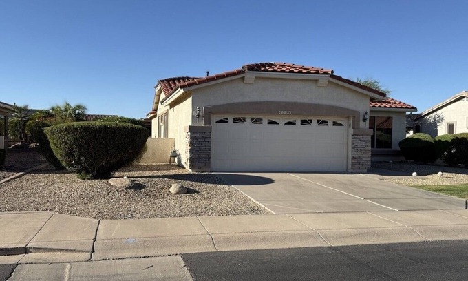 Gilbert Casa | Active Adult Escape in Trilogy – Golf, Fitness, Pools & More!