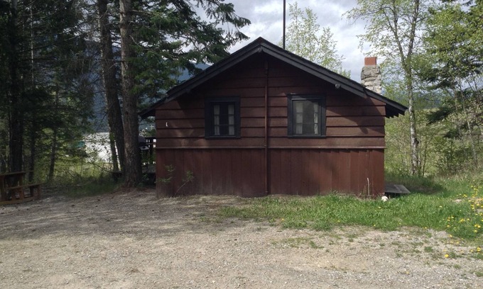 East Kootenay Cabina | Addison's Bungalows