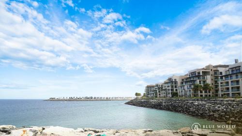 Sharm Apartamento | Address Beach Resort Fujairah Apartment Three Bedrooms by Blue World- 1
