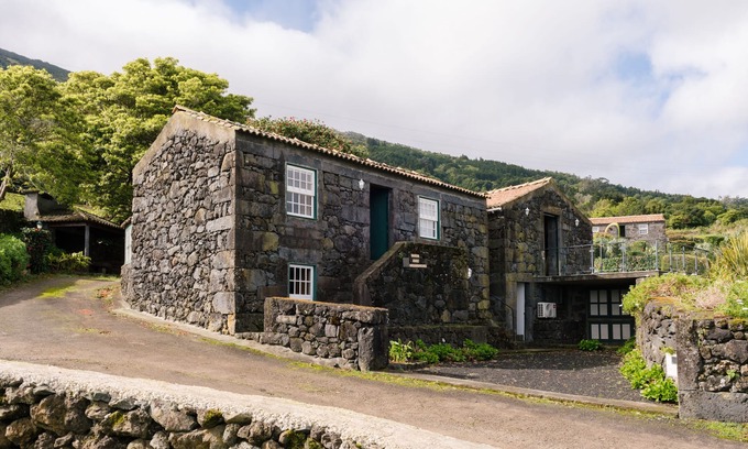 Prainha Casa | Azores tradicional de piedra cabañas con vistas al mar !!