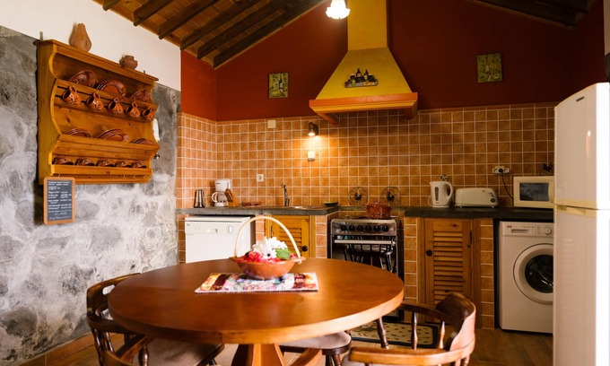 Prainha Casa | Azores tradicional de piedra cabañas con vistas al mar !!