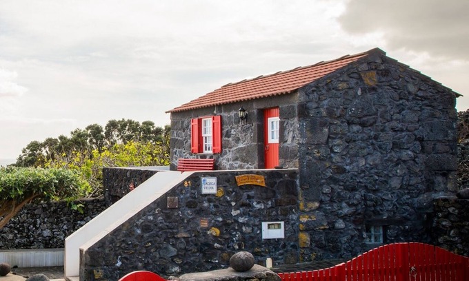 Calheta de Nesquim Cabaña | Casa de vacaciones Adega Velha, junto al mar y las montañas, ideal para parejas