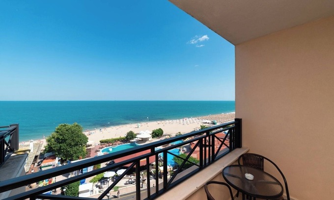Golden Sands Apartamento | Admiral Amazing Sea Apartment