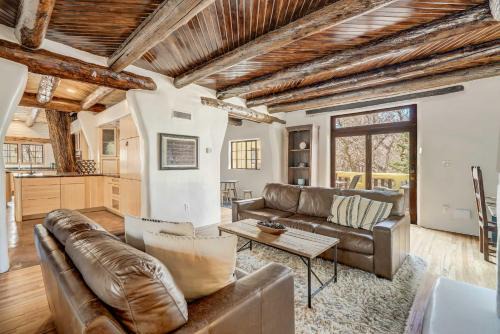Broadmoor Casa | Adobe del Sur Architectural Gem Near Broadmoor