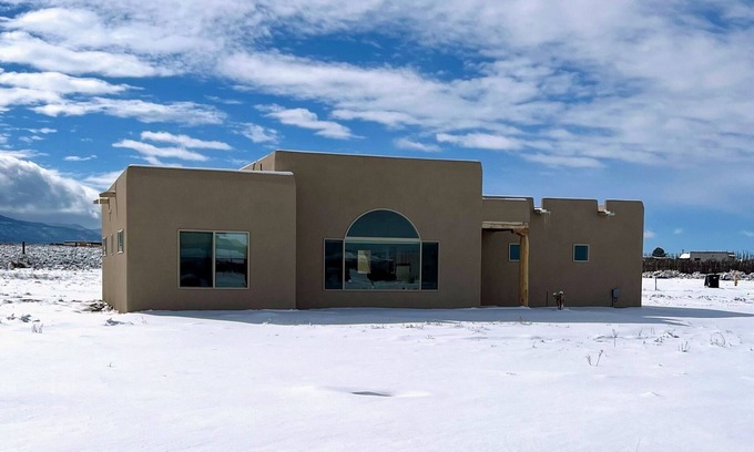 Taos Casa | Adobe Style Home with Mountain Views, Pet Friendly!
