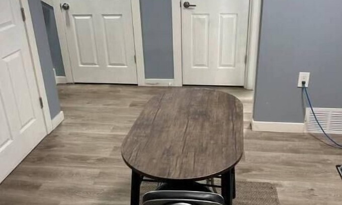 West Edmonton Apartamento | Adorable 1 bedroom basement suite with fire place