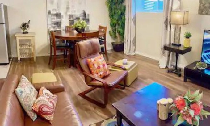 Northwest Edmonton Casa | Adorable 2-bedroom place with in-suite laundry