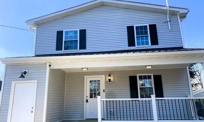 Frazer Casa | Adorable 2 story 4-bedroom new construction single family w central air, WiFi