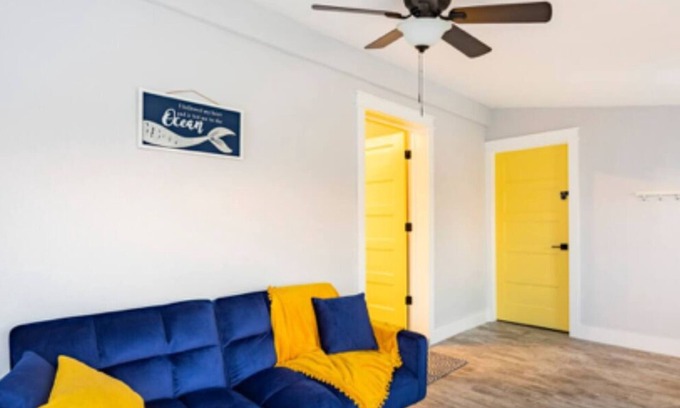 Tarpon Springs Casa | Adorable 3 Bedroom Family Getaway