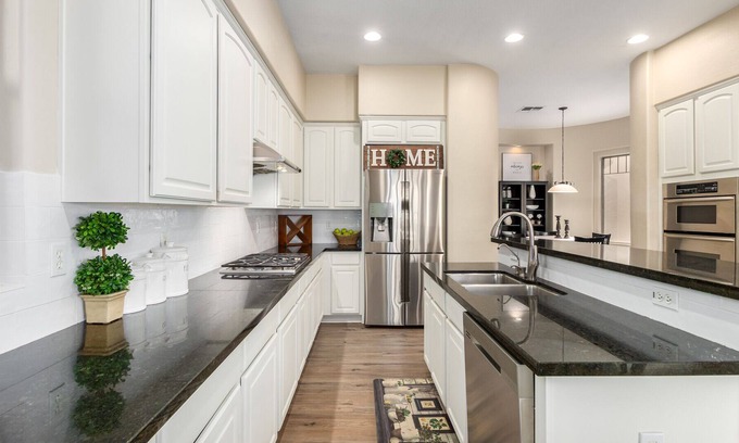 Tramonto Casa | Adorable 4 bedroom close to community facilities! Close to TSMC