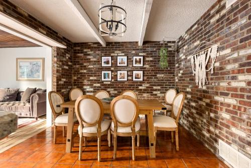 Granada Hills North Casa | Adorable 4 bedroom home with Pool & more
