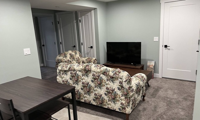 North Industrial Chalet De Esquí | Adorable And Cozy 2 Bedroom Space @ Brighton