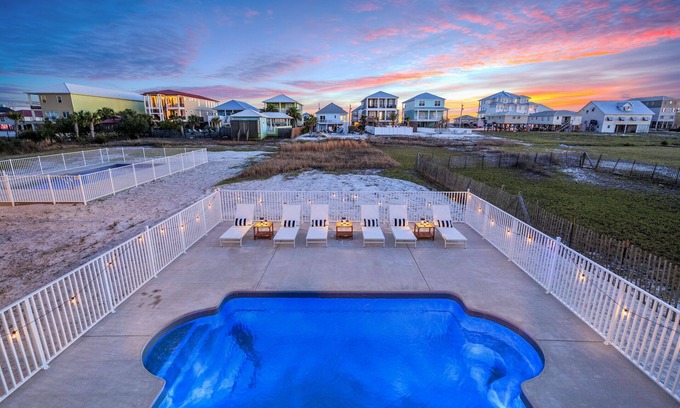 Gulf Shores Cabaña | Adorable Beach Bungalow ONE BLOCK from the Gulf HEATED Pool!