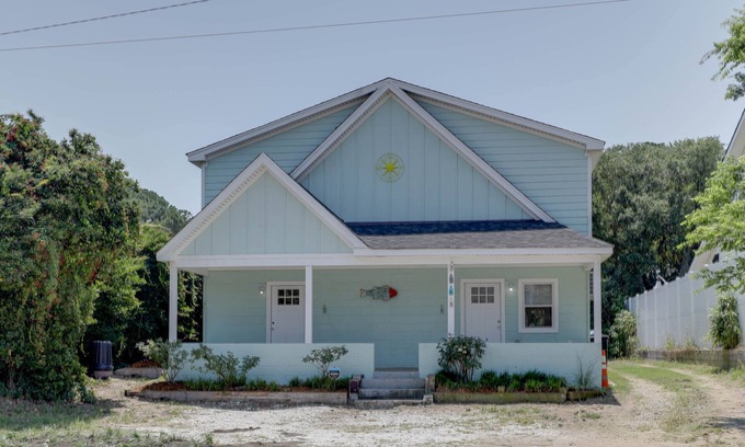Northeast Virginia Beach Cabaña | Adorable Chesapeake Bay Beach Cottage B Just 1 Block from the Sand!
