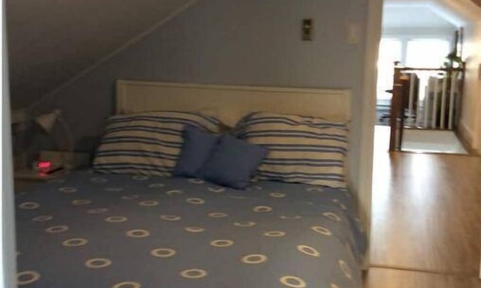 Lunenburg Casa | Adorable Home Sleeps 6 - Fabulous Gardens
